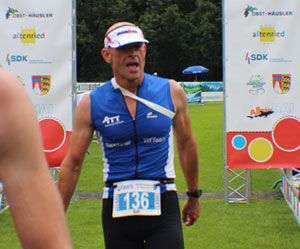 Zieleinlauf von Ralf Austinat beim Allgäu Triathlon in Immenstadt